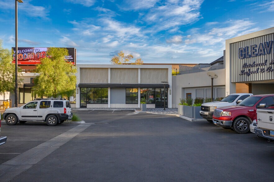 More Photos Of 3900-3910 Paradise Rd, Las Vegas Storefront Retail Office For Lease