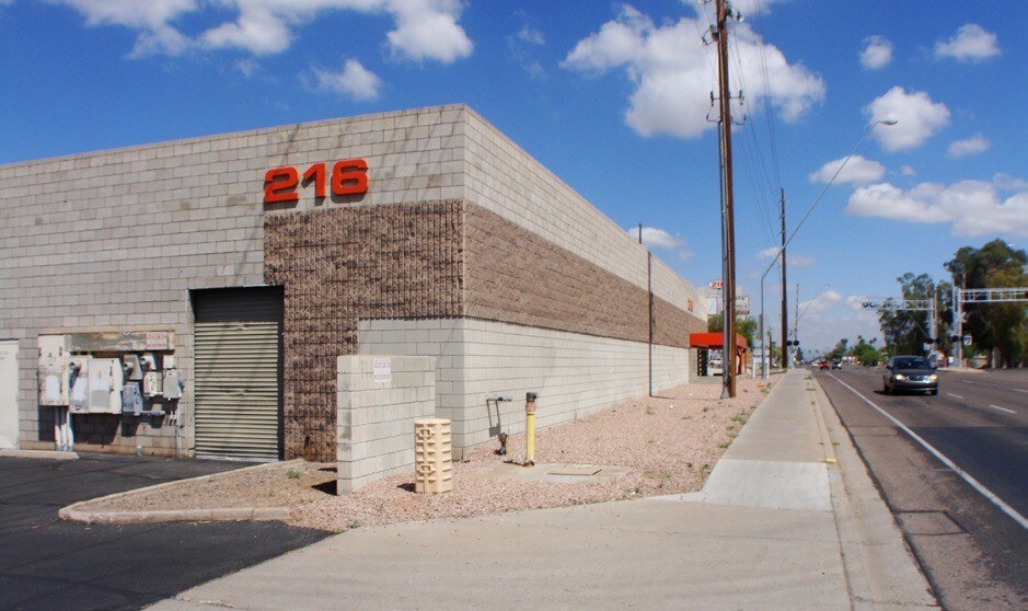More Photos Of 216 S Alma School Rd, Mesa Warehouse For Lease