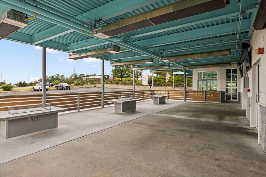 More Photos Of 350 University Blvd, Harrisonburg Freestanding For Sale