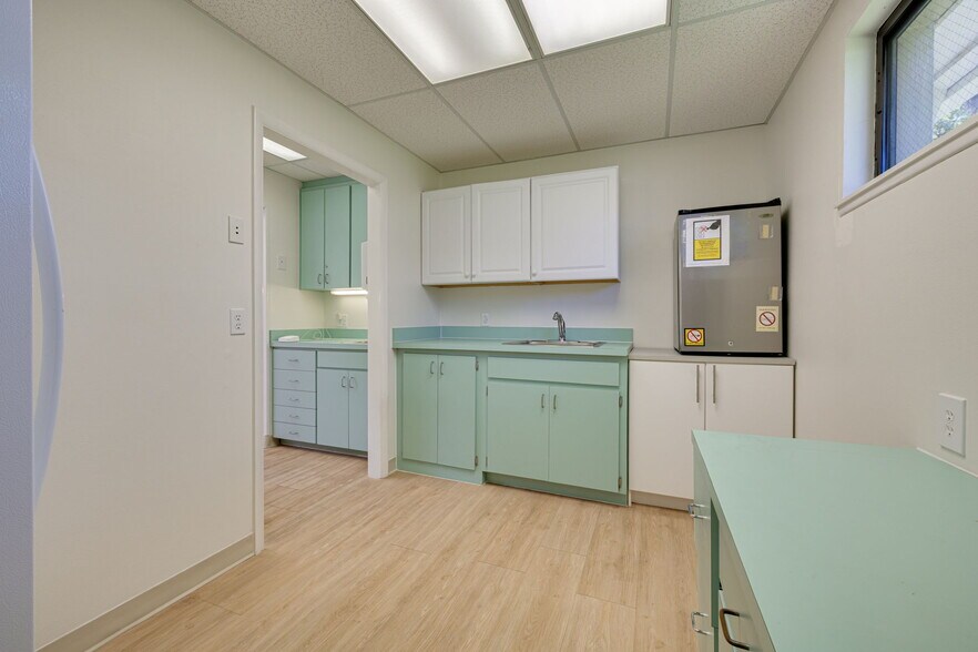 More Photos Of 1105 S Fort Harrison Ave, Clearwater Medical For Lease