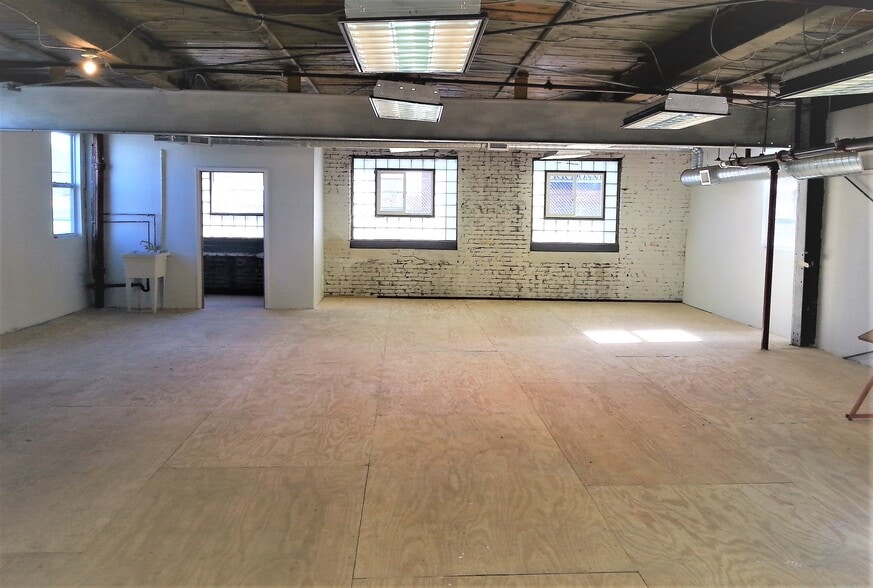 More Photos Of 201 N Braddock Ave, Pittsburgh Light Manufacturing For Lease