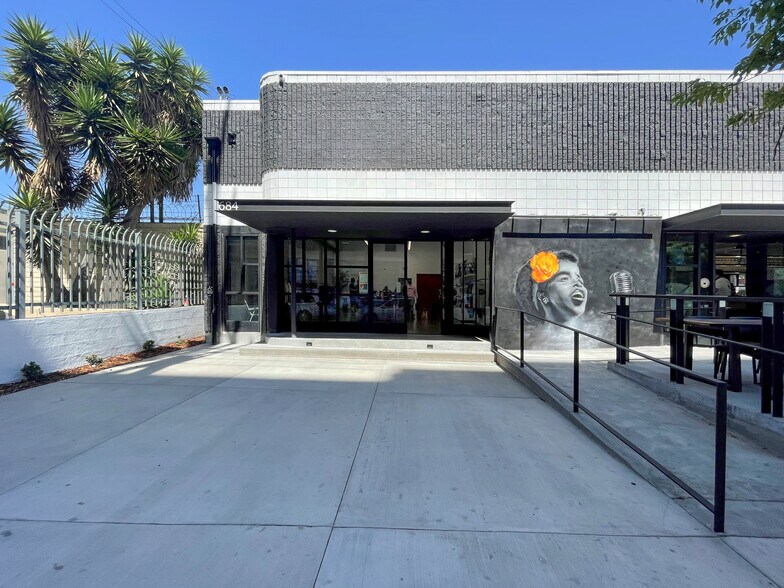 More Photos Of 684 Mateo St, Los Angeles Storefront Retail Office For Lease