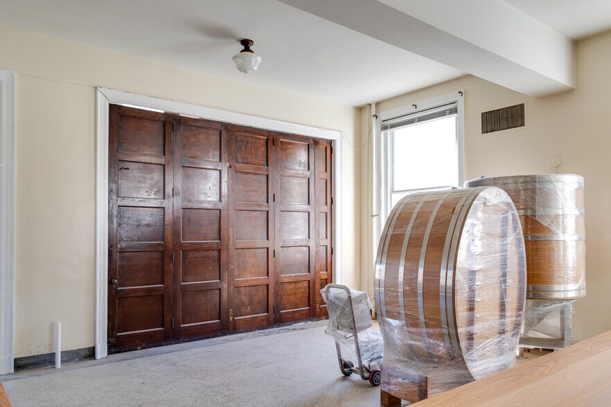 More Photos Of 520 N 25th St, Richmond Lodge Meeting Hall For Lease