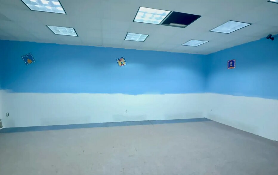 More Photos Of 1819 W Willow St, Lansing Religious Facility For Sale