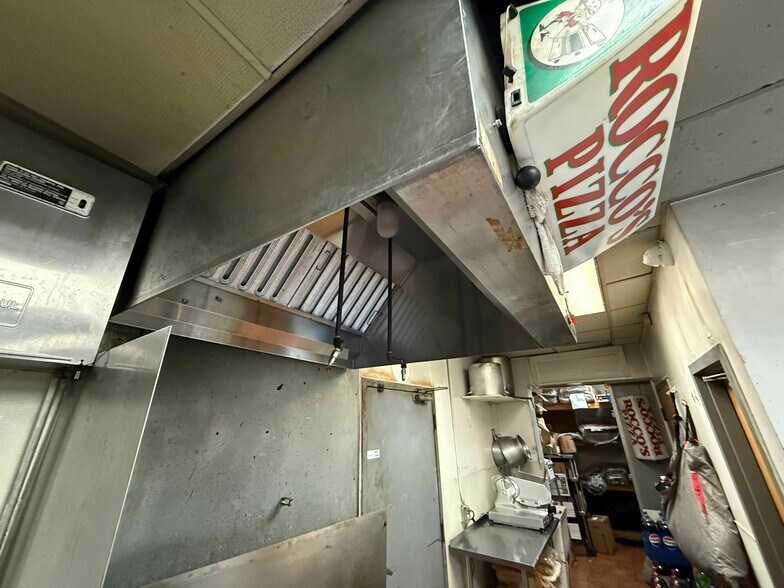 More Photos Of 834 E Division St, Springfield Restaurant For Sale