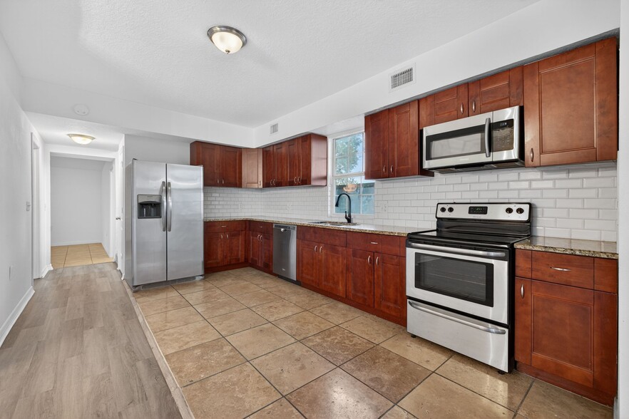 More Photos Of 105 W Columbus Dr, Tampa Office Residential For Sale