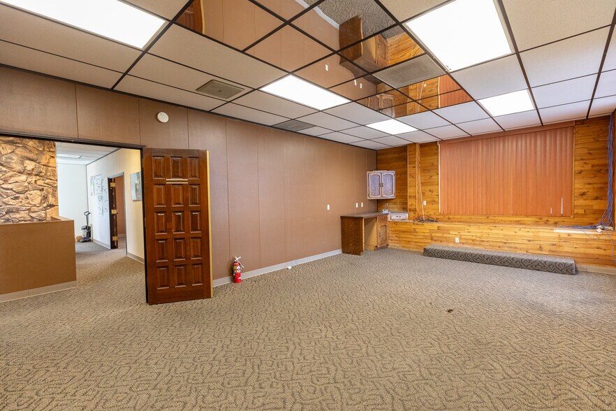 More Photos Of 1249 E Ridgecrest Blvd, Ridgecrest Office For Sale