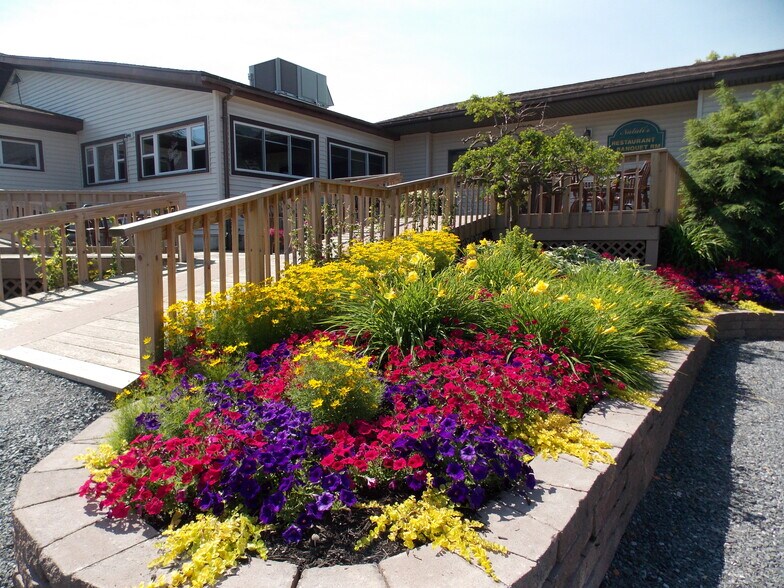 More Photos Of 37067 Nys Route 12, Clayton Hotel For Sale
