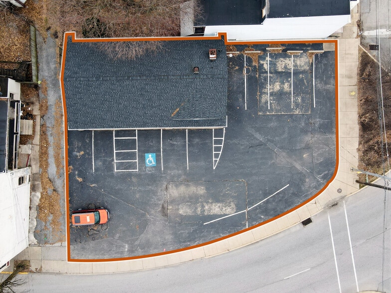 More Photos Of 100 N Broad St, York General Retail For Lease