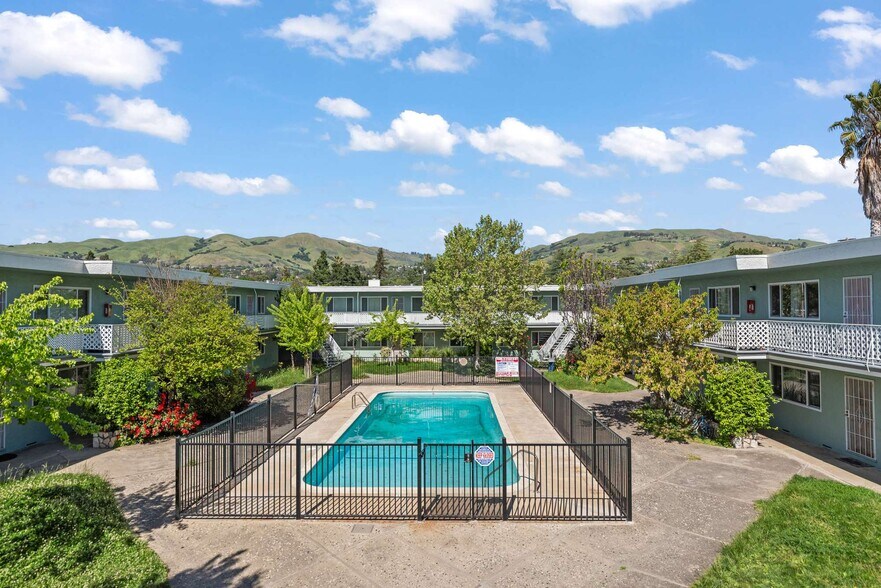 More Photos Of 256 La Pala Dr, San Jose Apartments For Sale