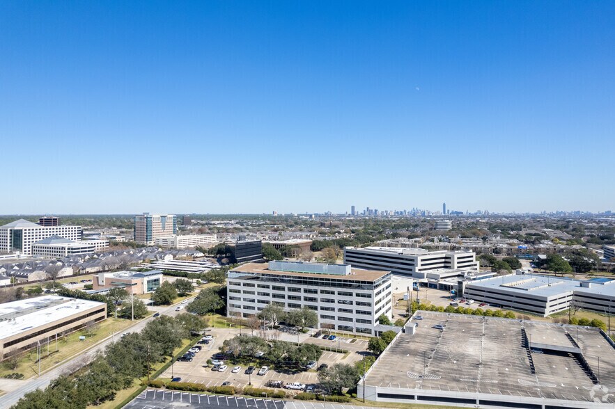 More Photos Of 10111 Richmond Ave, Houston Office For Lease