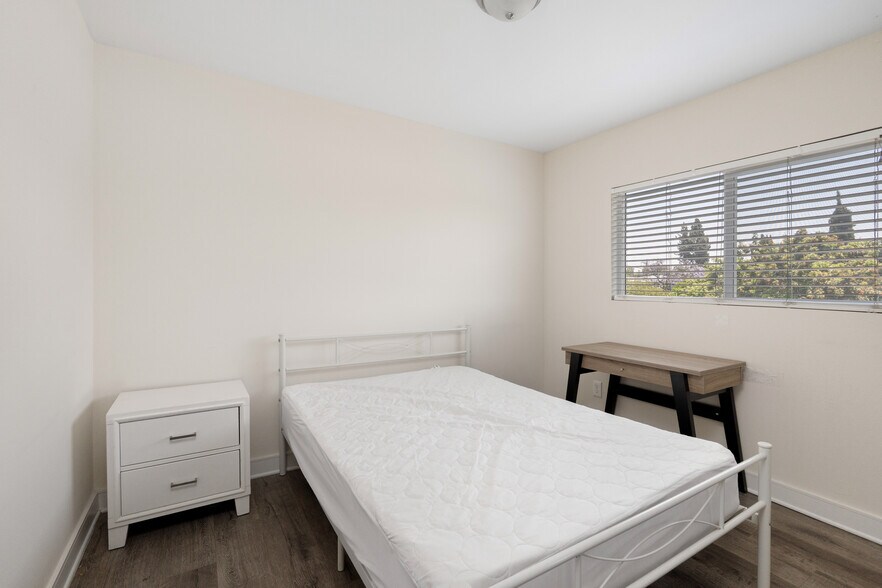 More Photos Of 2435 Lancaster Ave, Los Angeles Apartments For Sale