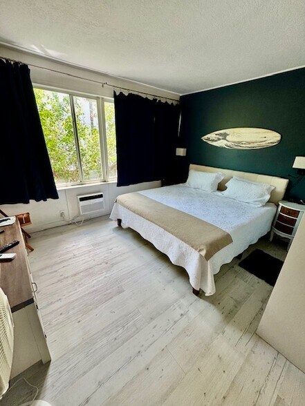 More Photos Of 308 Monroe St, Hollywood Hotel For Sale