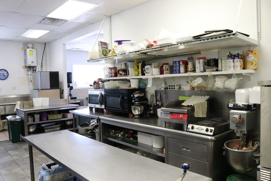 More Photos Of 522 N Main St, Farmville Restaurant For Sale