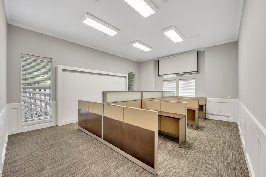 More Photos Of 840 E I-20 Hwy, Arlington Medical For Sale