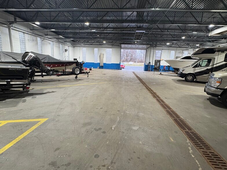 More Photos Of 622 Oh-380, Xenia Service For Lease