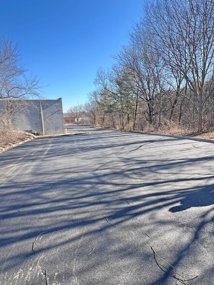 More Photos Of 9060 Maier Rd, Laurel Warehouse For Lease