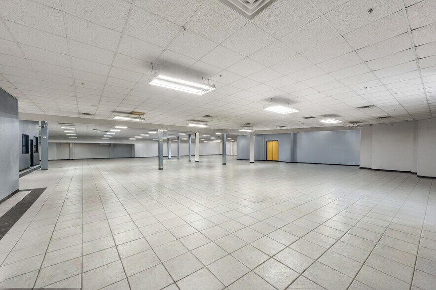 More Photos Of 4106 Outlook Blvd, Pueblo Freestanding For Sale