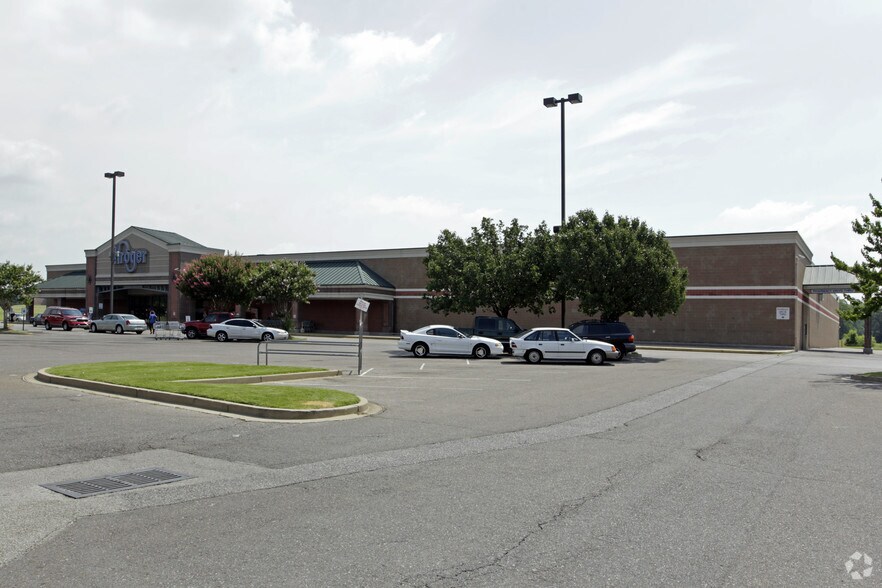 More Photos Of 3830 Hickory Hill Rd, Memphis Supermarket For Sale