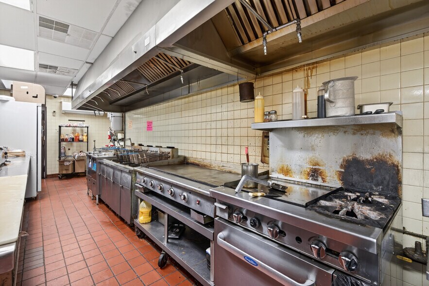 More Photos Of 17646 NE Central Ave, Ham Lake Restaurant For Sale