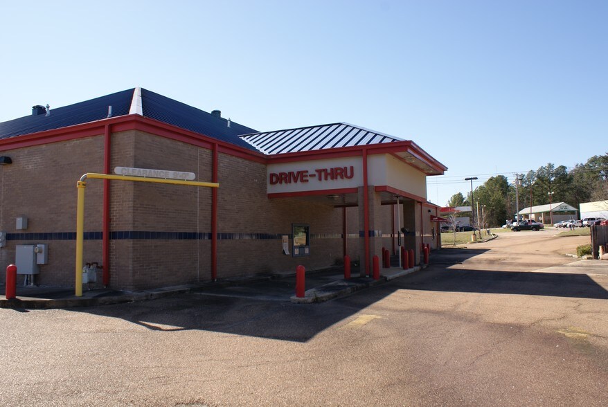 More Photos Of 2055 Raymond Rd, Jackson Drugstore For Lease