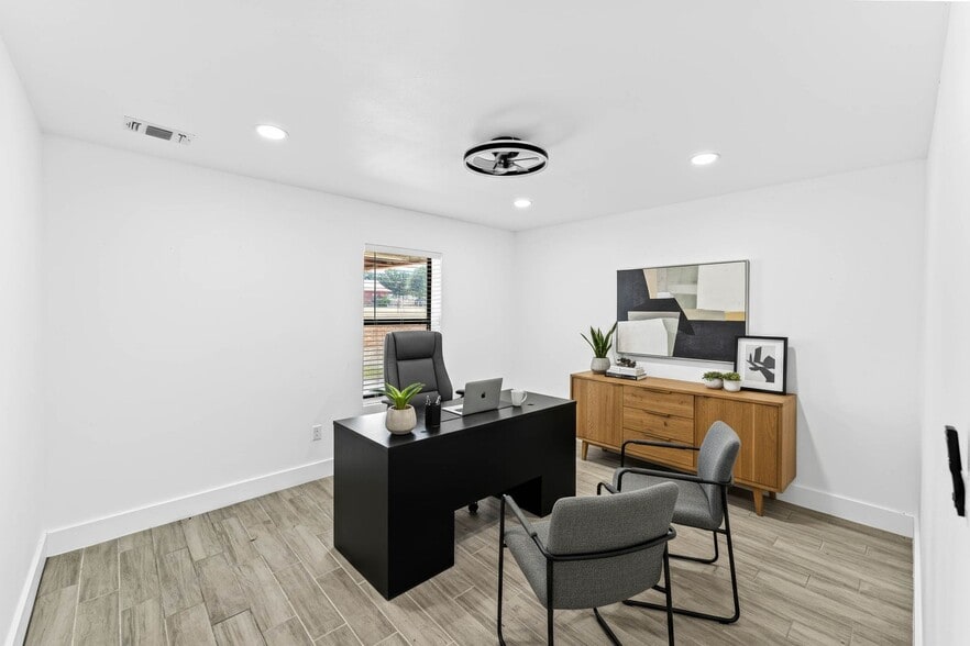 More Photos Of 13747 US Highway 87 S, Adkins Flex For Lease