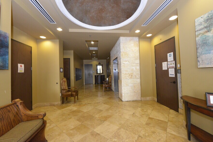 More Photos Of 18518 Hardy Oak Blvd, San Antonio Medical For Lease