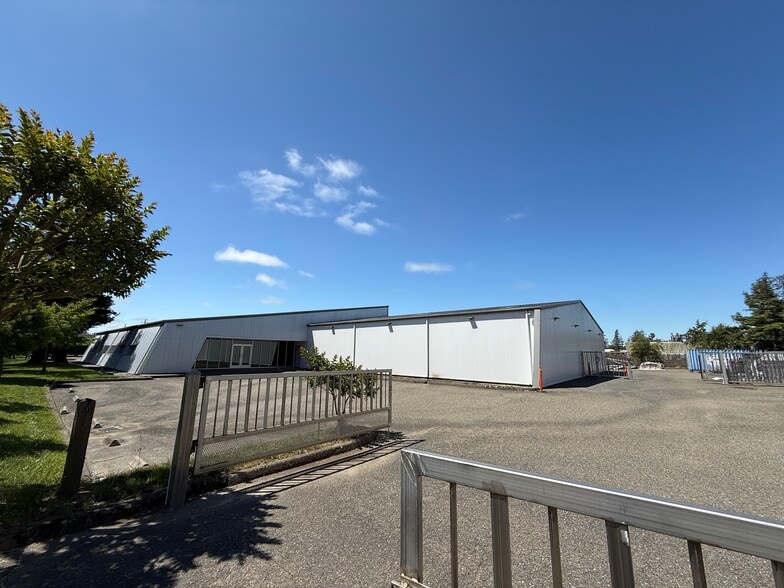More Photos Of 3281 Dutton Ave, Santa Rosa Distribution For Sale