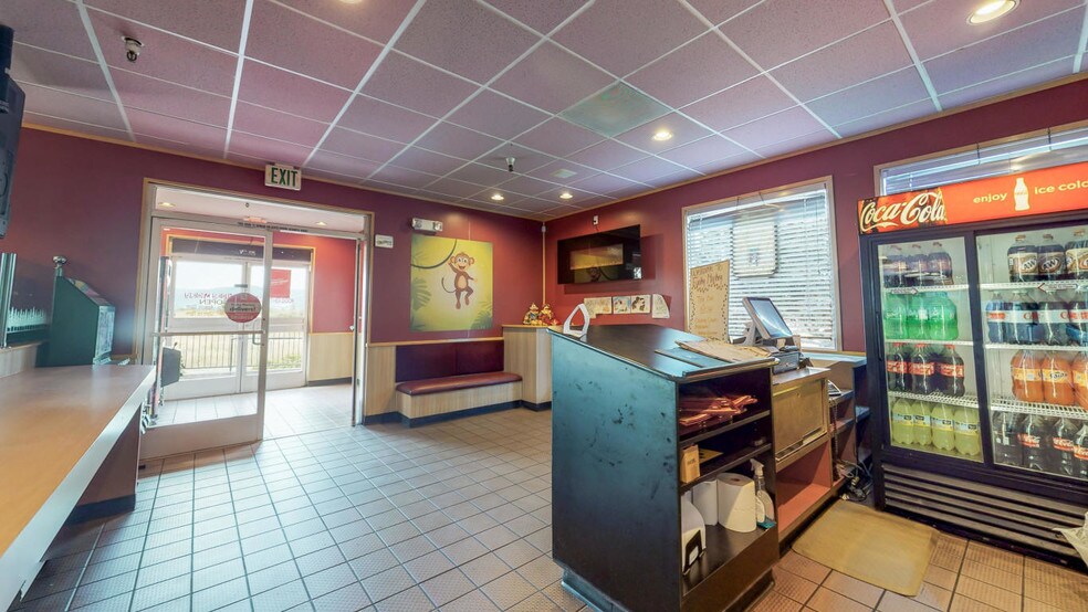 More Photos Of 1875 Riverwalk Dr, Fortuna Restaurant For Sale