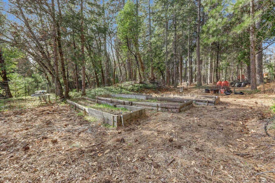 More Photos Of 14724 N Bloomfield Rd, Nevada City Flex For Sale