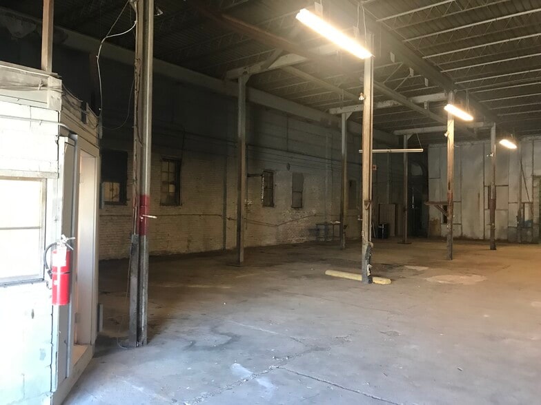 More Photos Of 147 Nebraska, Memphis Warehouse For Sale