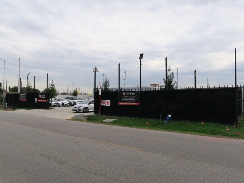 More Photos Of 6011 Skyline Dr, Houston Auto Dealership For Lease