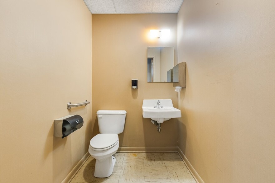 More Photos Of 1405 Braden St, Jacksonville Medical For Sale