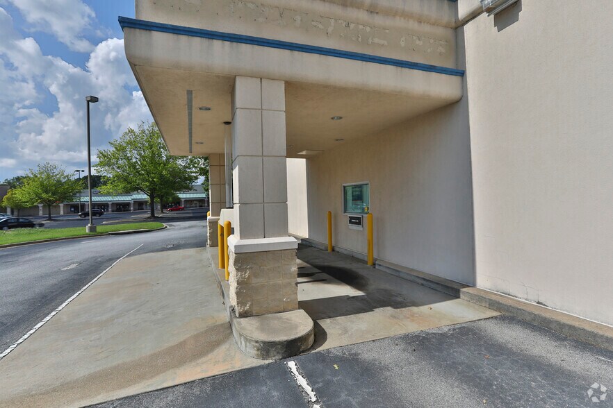 More Photos Of 2195 Southport Rd, Spartanburg Freestanding For Sale