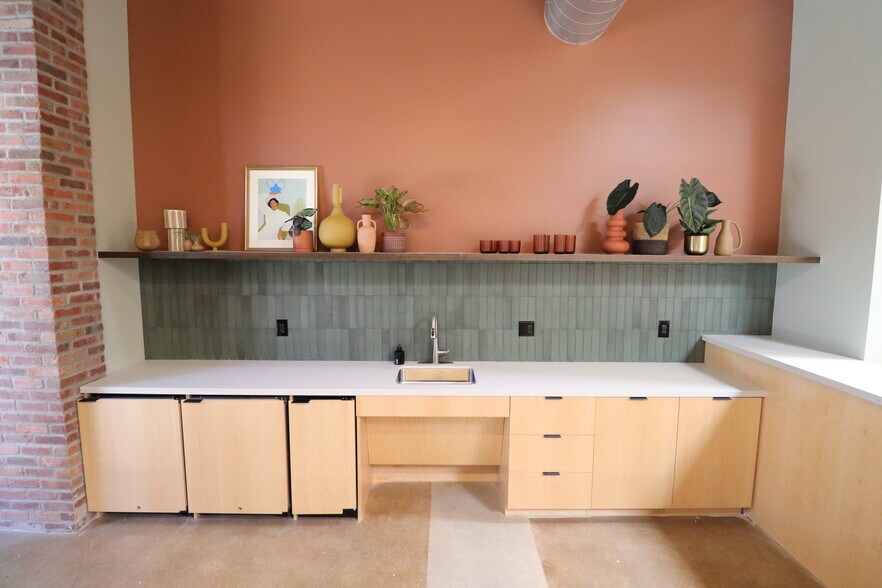 More Photos Of 4320 Main St, Dallas Loft Creative Space For Sale