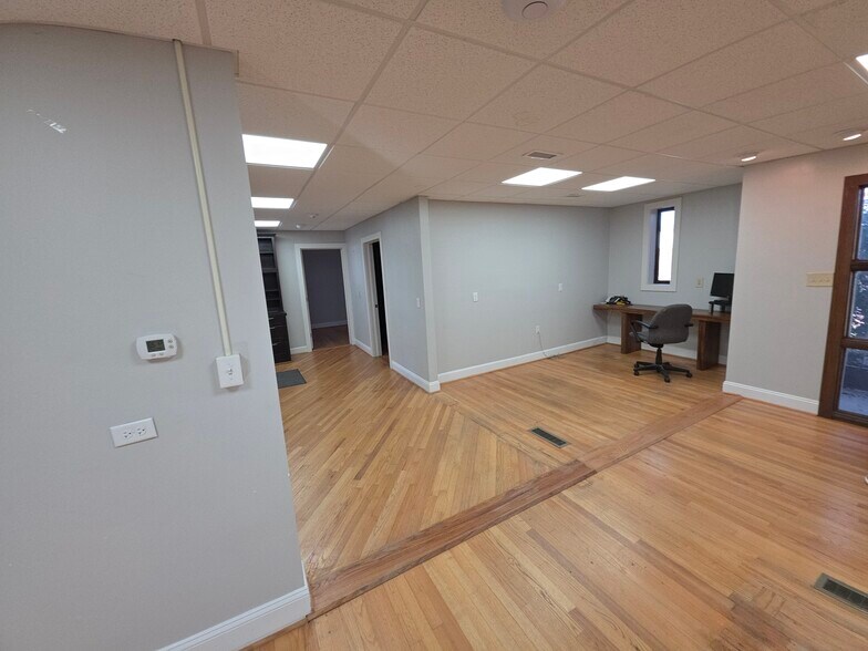 More Photos Of 600 S Railroad Ave, Kings Mountain Warehouse For Lease