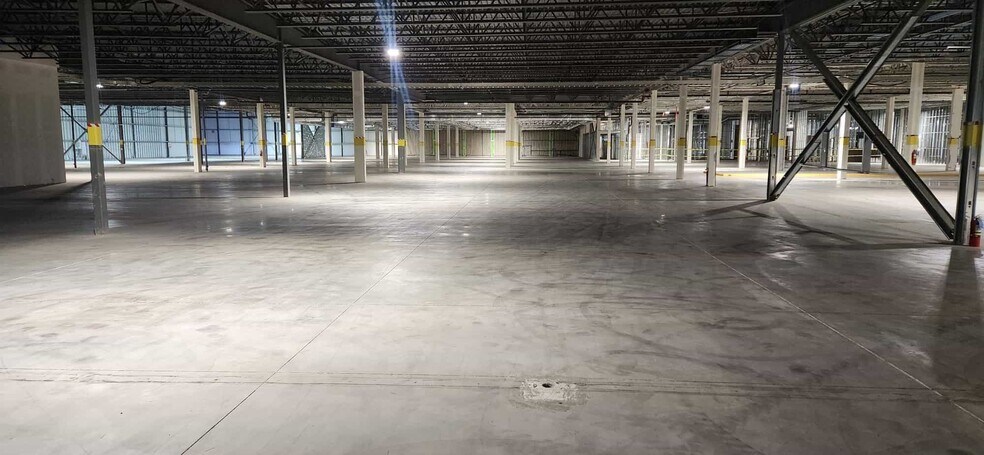 More Photos Of 902 9 Av, Nisku Distribution For Sale