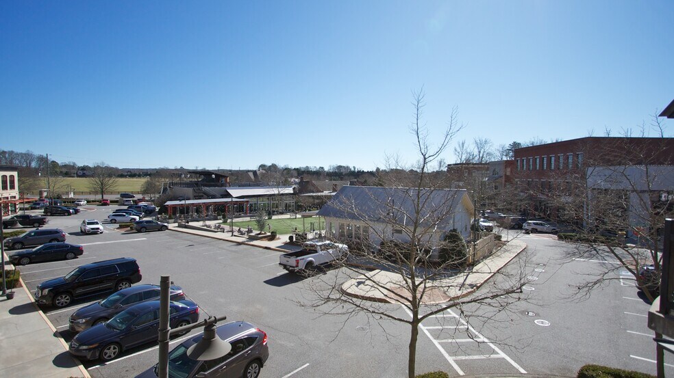 More Photos Of 5829 Clarion St, Cumming Business Park For Lease