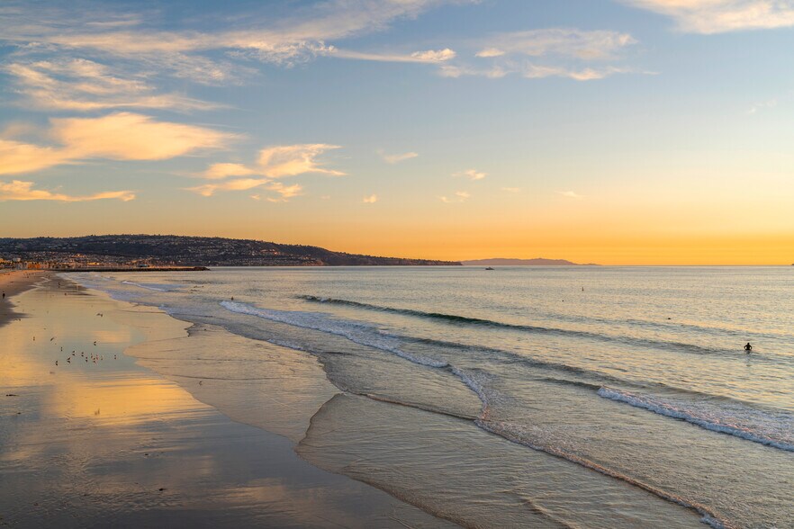 More Photos Of 71 19th St, Hermosa Beach Apartments For Sale