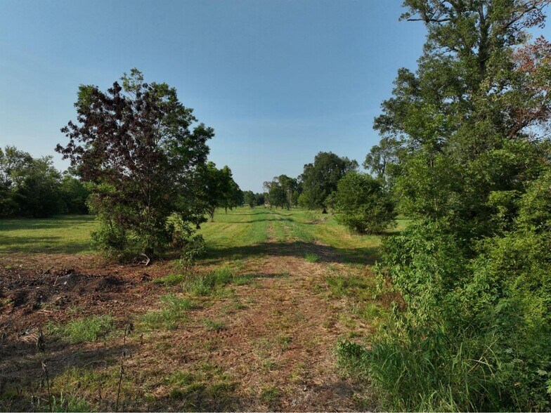 More Photos Of 7751 Highway 1, Boyce Light Manufacturing For Sale