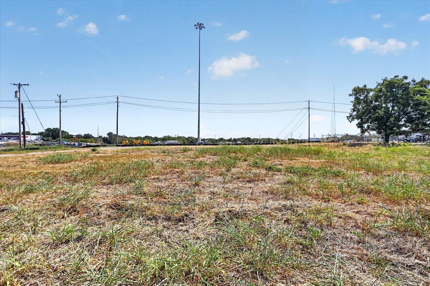 More Photos Of 5600 E Loop 820 S, Fort Worth Land For Sale