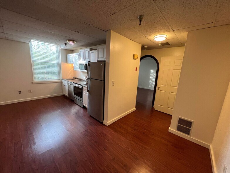 More Photos Of 45 Pearl St, Portsmouth Office For Sale