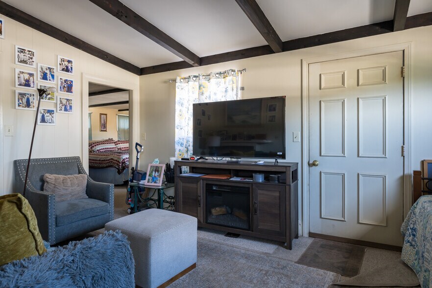 More Photos Of 286 Teaticket Hwy, Teaticket Freestanding For Sale