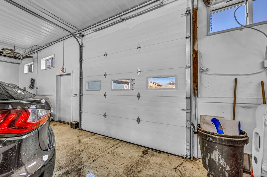 More Photos Of 5621 Lockport Rd, Niagara Falls Unknown For Lease