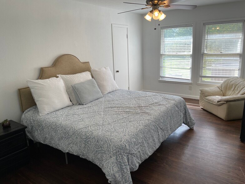 More Photos Of 3563 South Dr, Fort Worth Apartments For Sale