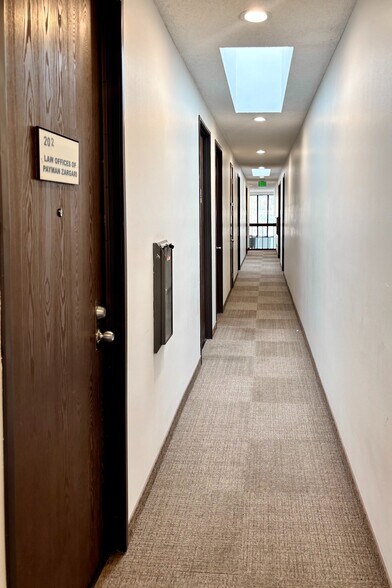 More Photos Of 5959 Mission Gorge Rd, San Diego Office For Sale