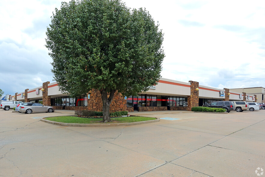 Primary Photo Of 5800-5807 S Garnett Rd, Tulsa Flex For Lease