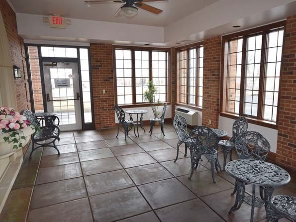 More Photos Of 13980 New Halls Ferry Rd, Florissant Funeral Home For Sale