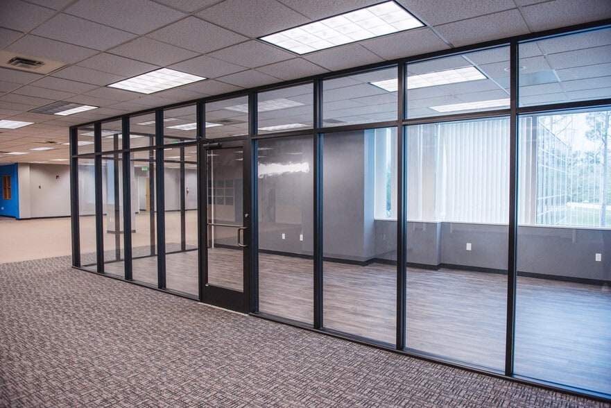 More Photos Of 707 Mendham Blvd, Orlando Office For Lease