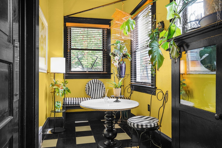 More Photos Of 3123 Ne Broadway St, Portland Storefront Retail Residential For Sale